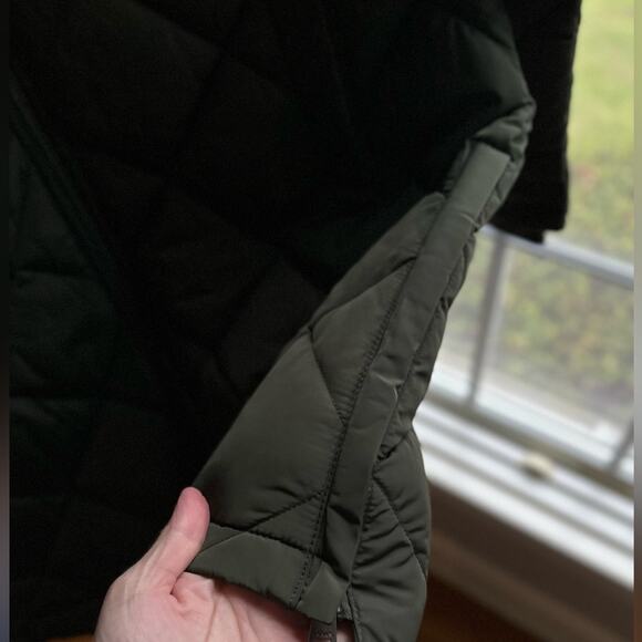 Levi's Women's Soft Sherpa Lined Diamond Quilted Long Parka Green Jacket NWT - Picture 8 of 11